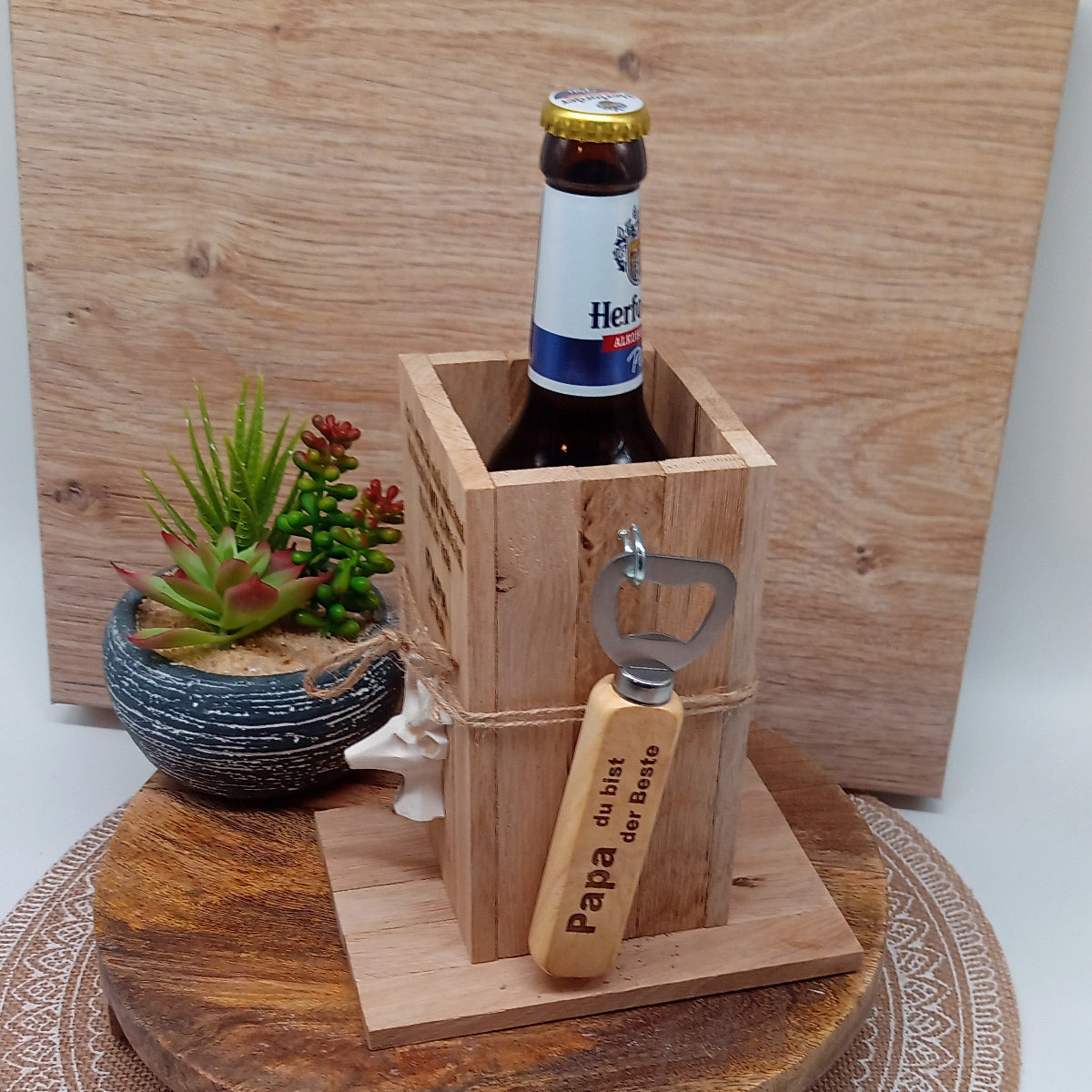 Bierflaschenhalter aus Holz Wild Seitenansicht