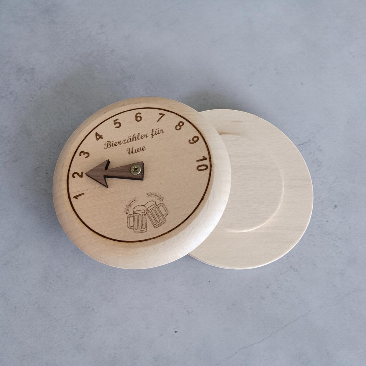 Bierdeckel, Bierzähler aus Holz mit Gravur