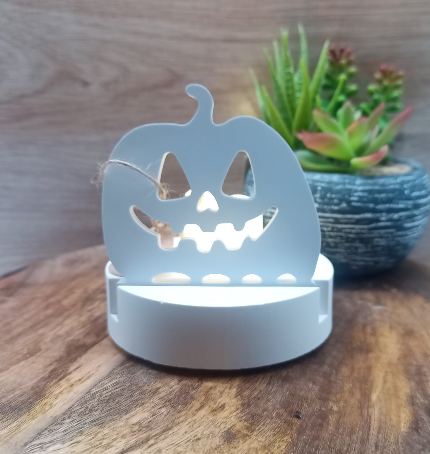Halloween Deko aus Keramikguss, versch. Motive mit Teelichthalter
