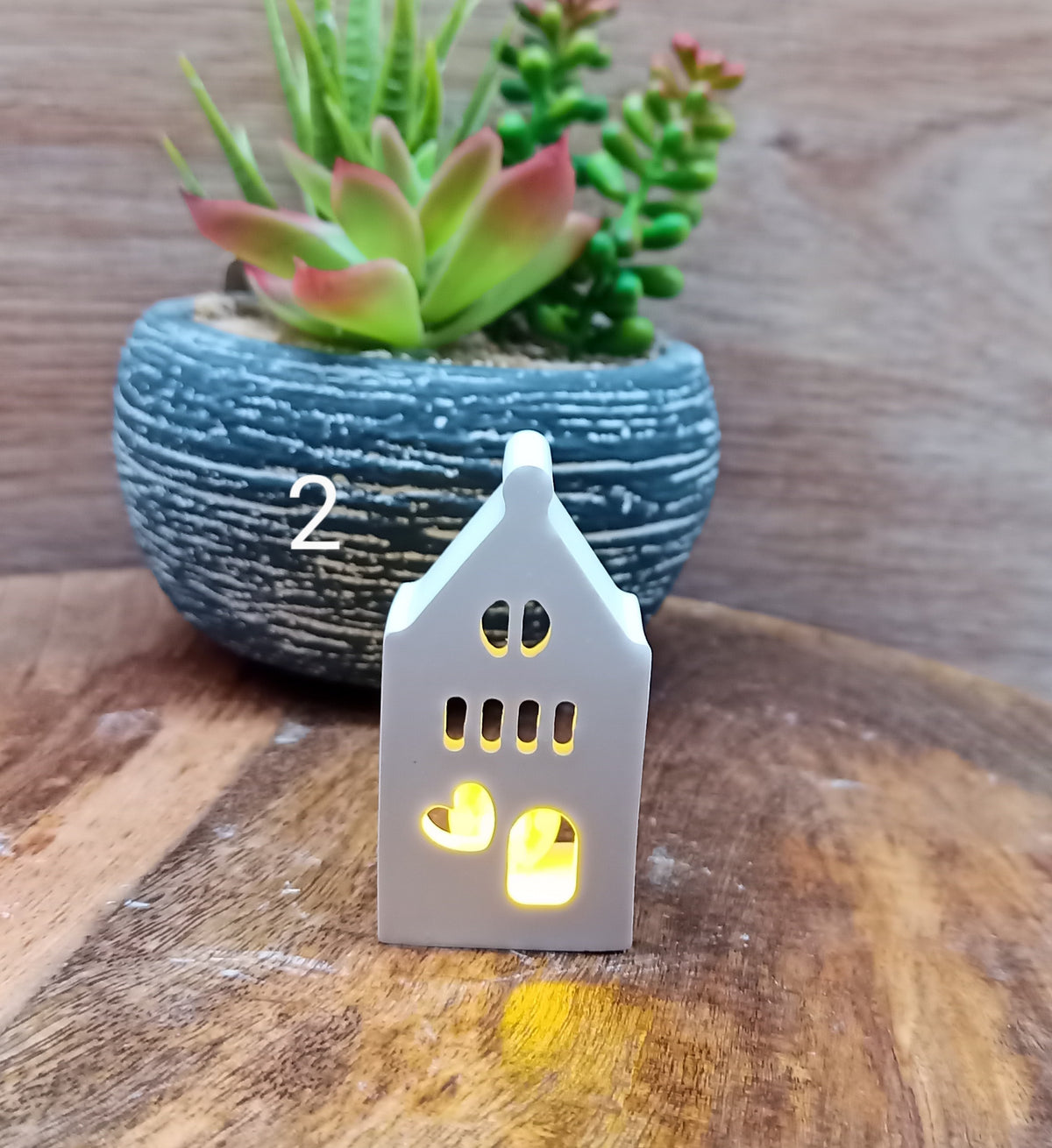 Minilichterhäuser aus Keramikguss – Leuchtende Dekohäuser mit LED