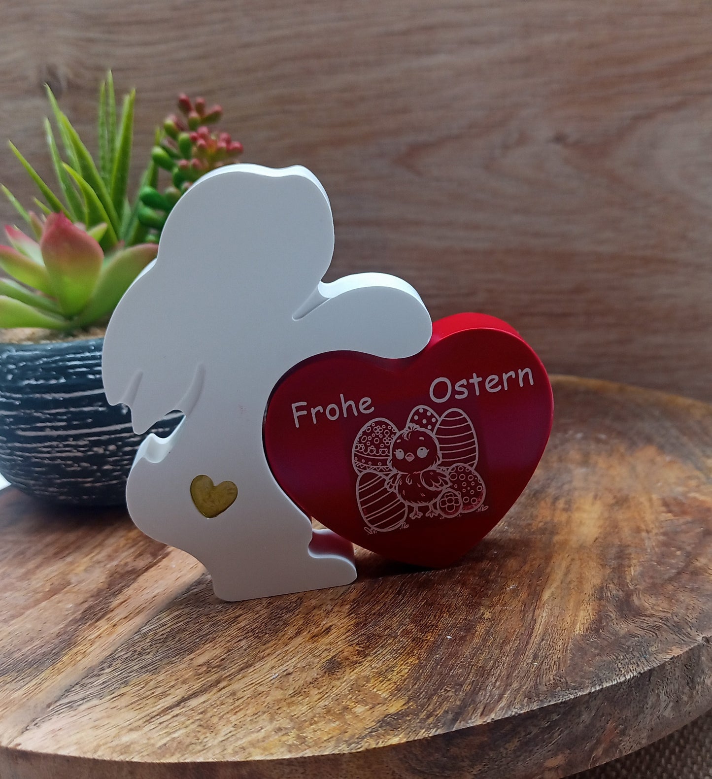 Osterhase mit Herz aus Raysin