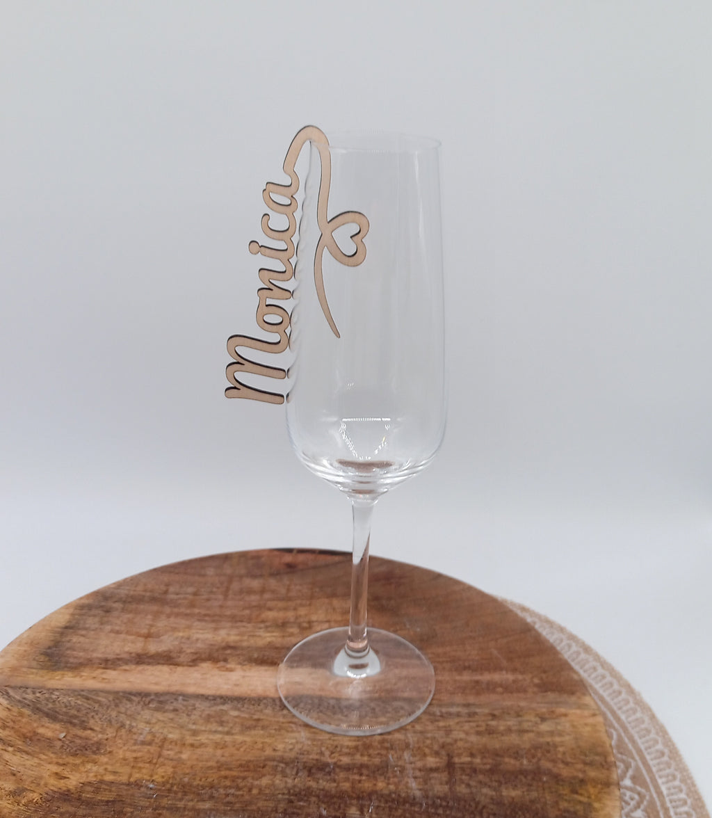 Holz Namensschilder für Sektglas – Personalisiert für Hochzeit, Party & Verlobung