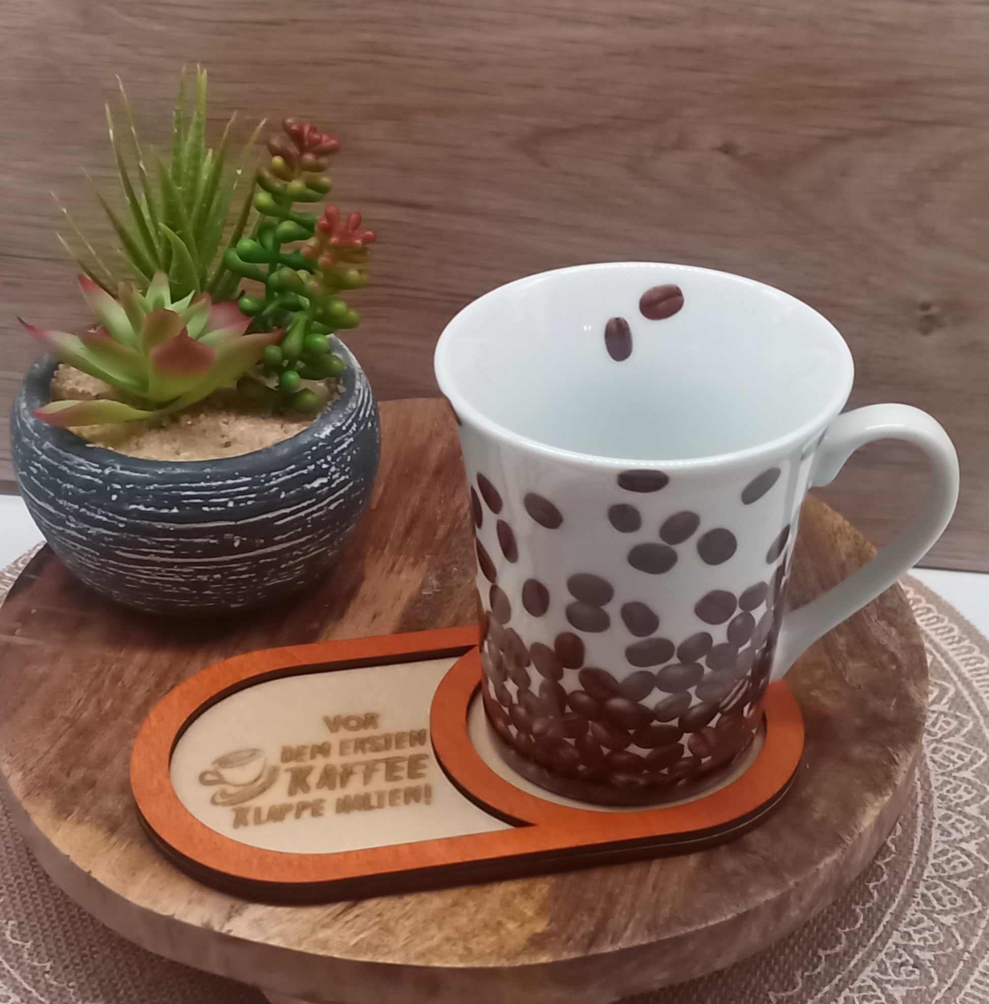 Kaffeeuntersetzer aus Holz mit Gravur