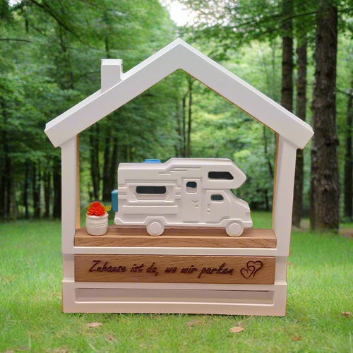 Keramikhaus mit Wohnmobil und Gravurplatte