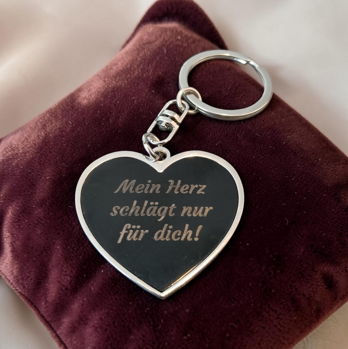 Schlüsselanhänger Metall in Herzform mit Wunschgravur