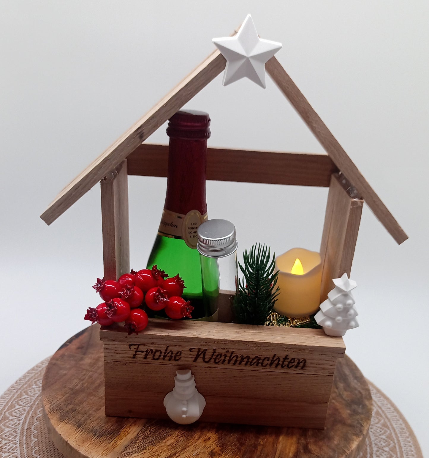 Weihnachtsbude als Deko mit Inhalt