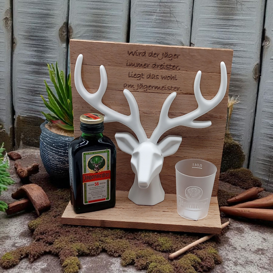 Dekoset Hirschgeweih aus Raysin mit Jägermeisterbecher