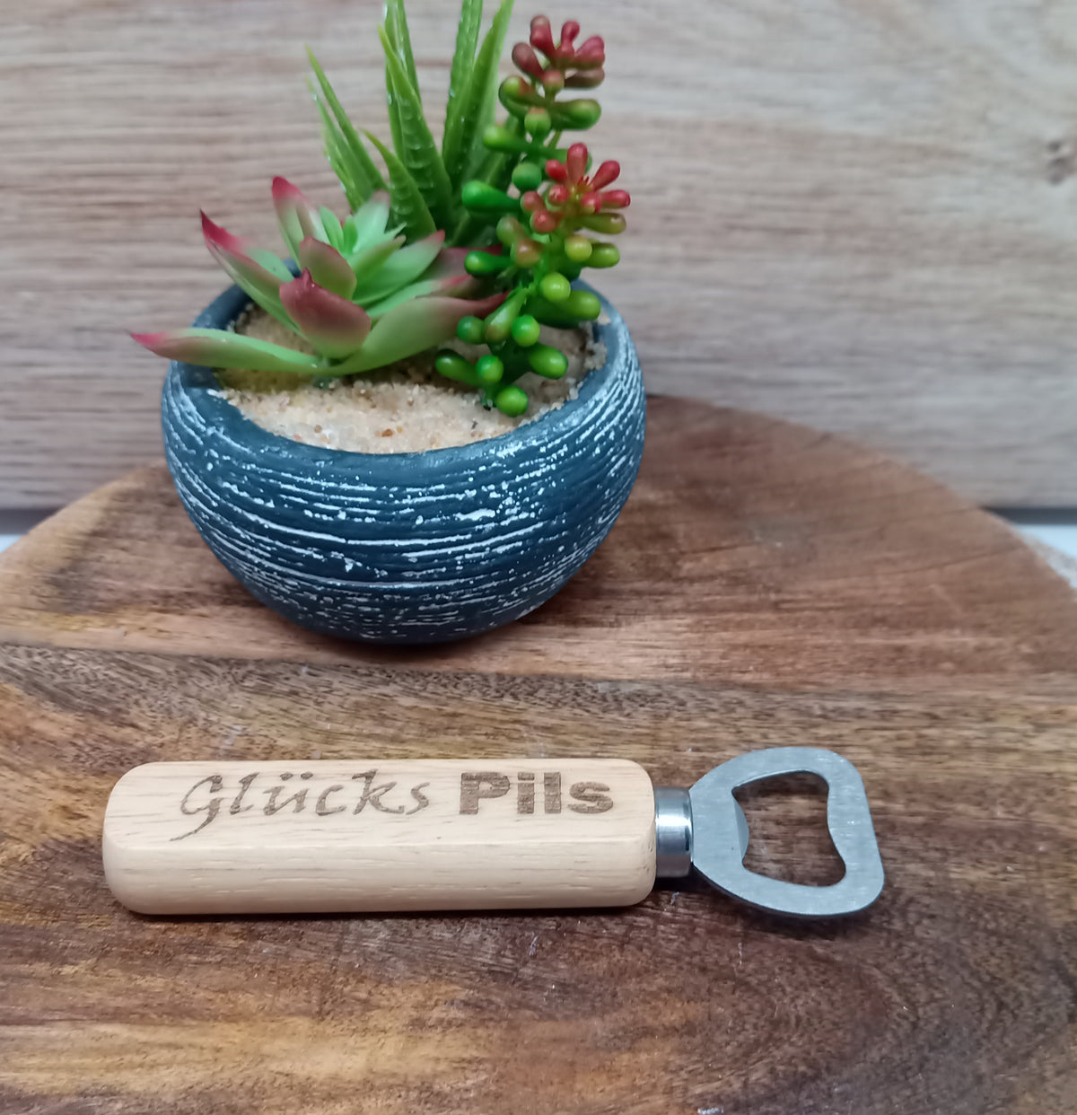 Flaschenöffner aus Holz mit Gravur | Geschenk für Männer & Bierliebhaber