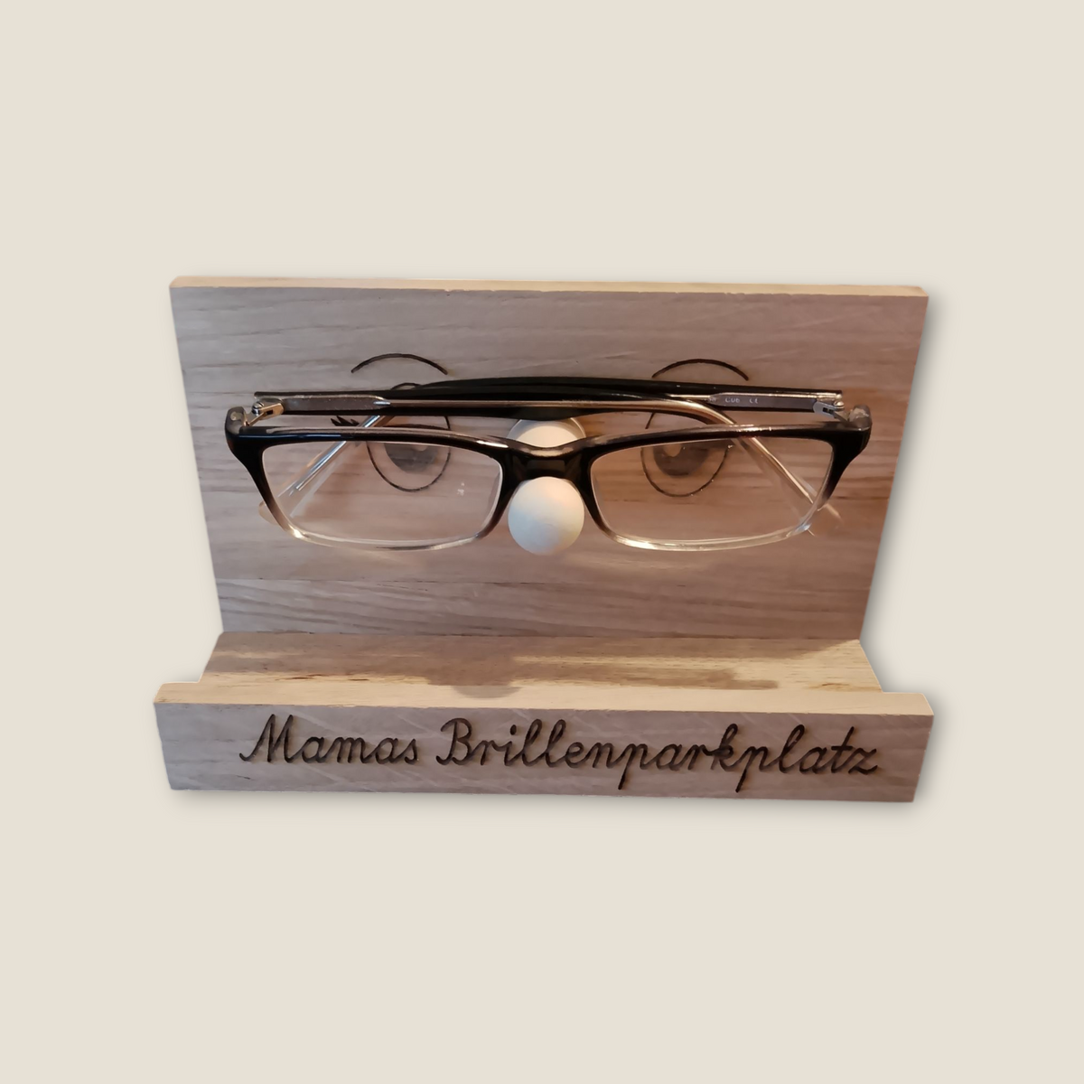 Personalisierter Brillenhalter aus Holz – praktisches Geschenk mit individueller Gravur